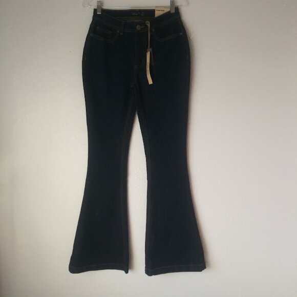Studio 12 Denim - Studio 12 women's size 7 dark blue flare jeans